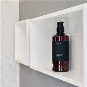 NEFÉL BODY WASH CEDARWOOD & HIBISCUS 480 ml - Żel pod prysznic Drzewo cedrowe i hibiskus - zdjęcie 3