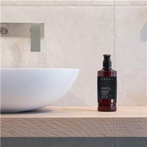 NEFÉL FACE & HAND SOAP BERGAMOT & VERVAIN 480 ml - Mydło do twarzy i rąk Bergamotka i Werbena  - zdjęcie 4